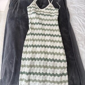 Hollister Green and White Chevron Maxi Dress